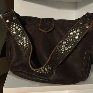 Gorgeous Tylie Malibu’s leather shoulder bag.
Beautiful condition